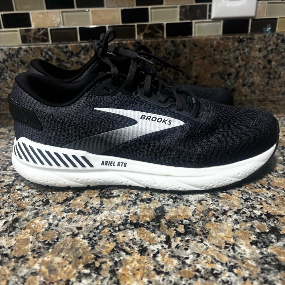 Brooks Ariel GTS Ladies 10 wide